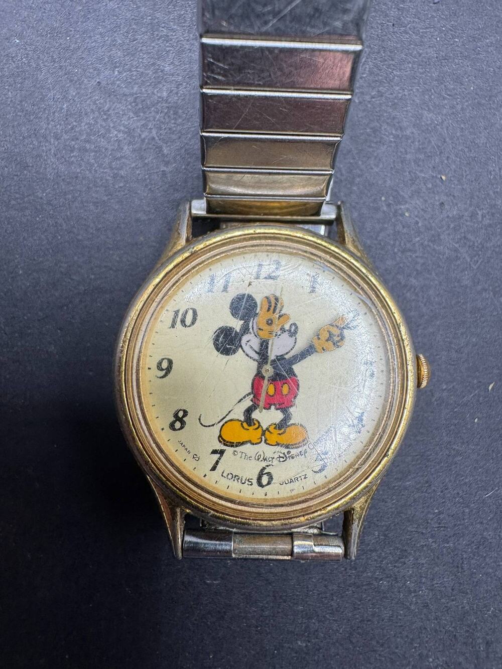 Vintage Lorus Mickey Mouse Wrist Watch Walt Disney Company Quartz Silver Tone